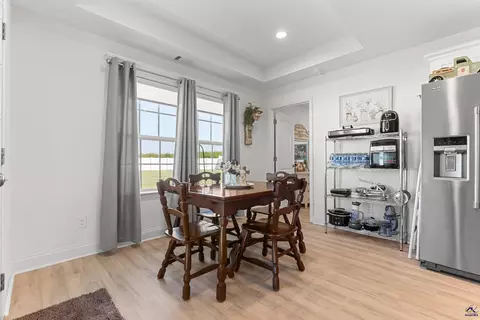 Dining - 425 Lamplight Dr, Byron, GA 31008 photo 4 of 5