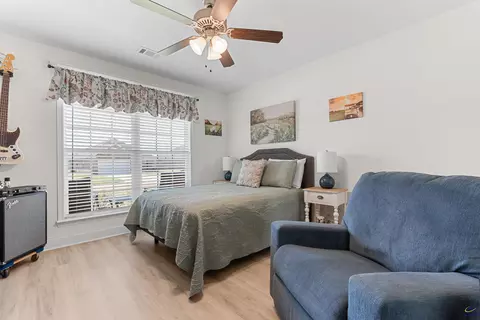 Bedroom - 425 Lamplight Dr, Byron, GA 31008 photo 2 of 7