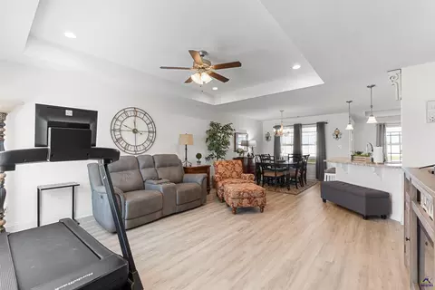Living - 425 Lamplight Dr, Byron, GA 31008 photo 3 of 3