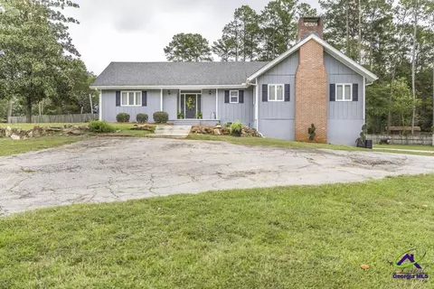 71 Mansfield Dr, Hawkinsville, GA 31036