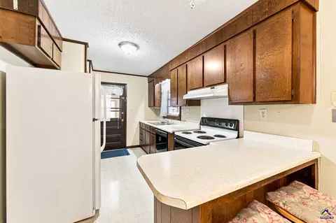 Kitchen - 108 Waldorf Dr, Perry, GA 31069 photo 1 of 3