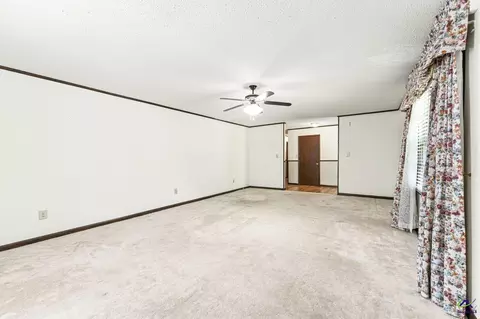 Living - 108 Waldorf Dr, Perry, GA 31069 photo 2 of 2