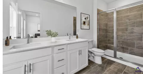 Entry Way - 122 Billboard Ave #THENCORE TOWNHOMES, Perry, GA 31069 photo 2 of 2