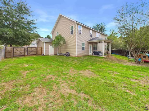 Exterior - 203 Christopher Luke Cir, Perry, GA 31069 photo 8 of 17