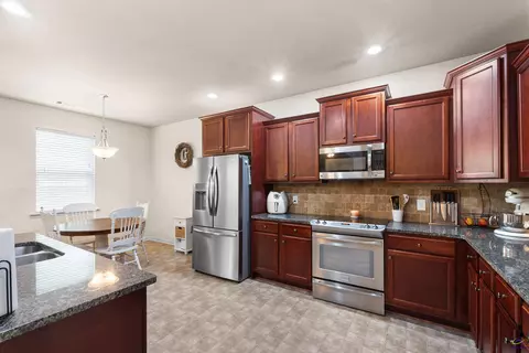 Kitchen - 203 Christopher Luke Cir, Perry, GA 31069 photo 3 of 4