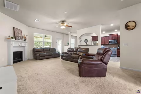 203 Christopher Luke Cir, Perry, GA 31069 photo 7