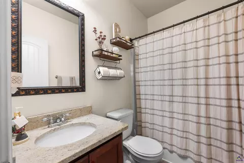 Bath - 203 Christopher Luke Cir, Perry, GA 31069 photo 1 of 4