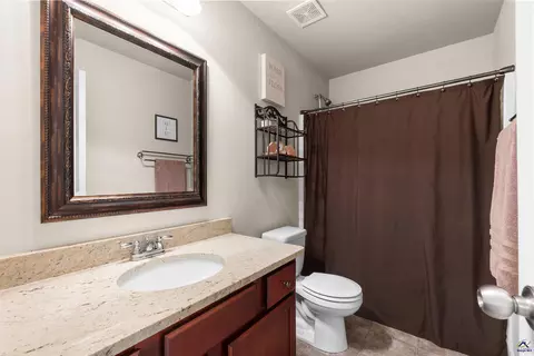 Bath - 203 Christopher Luke Cir, Perry, GA 31069 photo 4 of 4