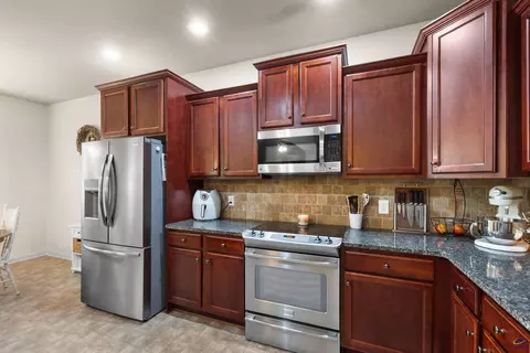 Kitchen - 203 Christopher Luke Cir, Perry, GA 31069 photo 4 of 4