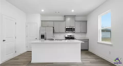 Kitchen - 110 Kanza Trl, Perry, GA 31069 photo 2 of 2