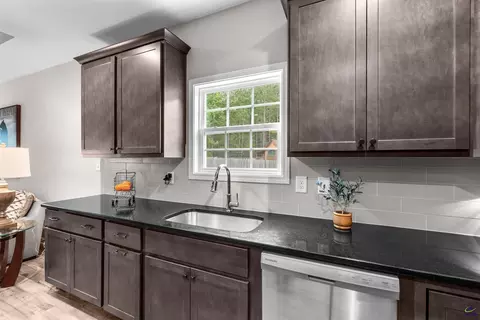 Kitchen - 105 Red Cedar Run, Perry, GA 31069 photo 10 of 15