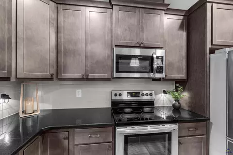 Kitchen - 105 Red Cedar Run, Perry, GA 31069 photo 12 of 15
