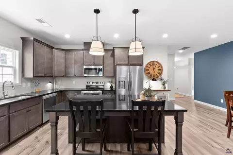Kitchen - 105 Red Cedar Run, Perry, GA 31069 photo 7 of 15