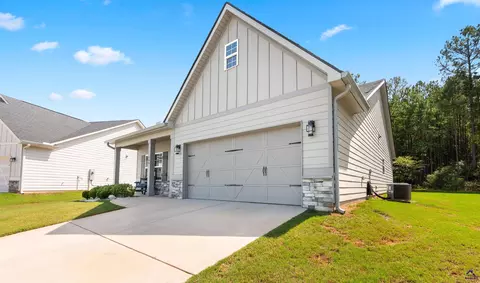 Exterior - 105 Red Cedar Run, Perry, GA 31069 photo 6 of 21