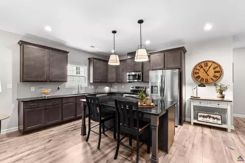 Kitchen - 105 Red Cedar Run, Perry, GA 31069 photo 5 of 15
