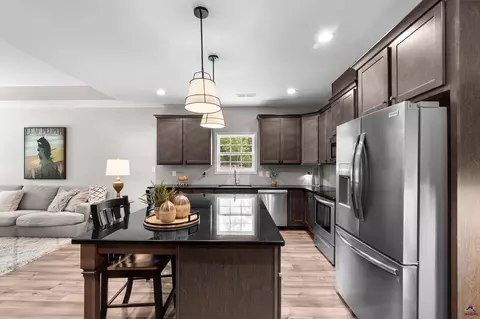 Kitchen - 105 Red Cedar Run, Perry, GA 31069 photo 3 of 15