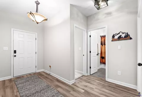 Entry Way - 105 Red Cedar Run, Perry, GA 31069 photo 3 of 8