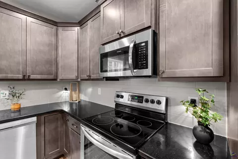 Kitchen - 105 Red Cedar Run, Perry, GA 31069 photo 11 of 15