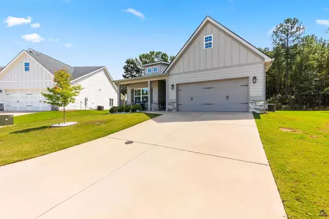 Exterior - 105 Red Cedar Run, Perry, GA 31069 photo 5 of 21