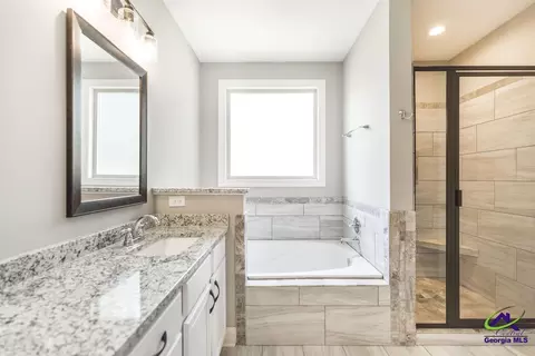 Bath - 504 Clifton Rd, Perry, GA 31069 photo 2 of 3
