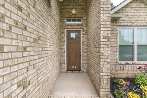 Entry Way - 504 Clifton Rd, Perry, GA 31069 photo 1 of 4