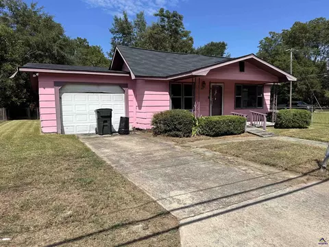 805 E Church St, Fort Valley, GA 31030