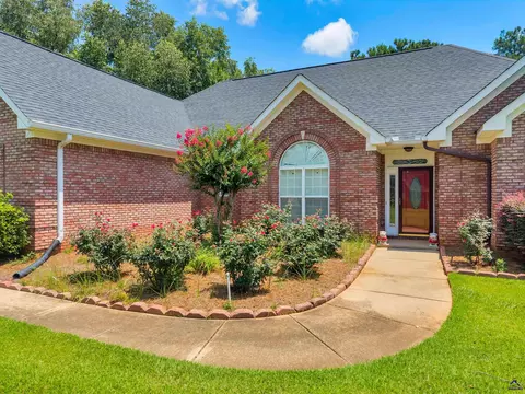 Exterior - 206 N Hampton Pl, Perry, GA 31069 photo 6 of 8