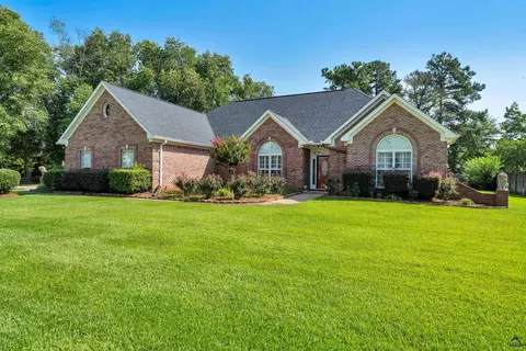 Exterior - 206 N Hampton Pl, Perry, GA 31069 photo 3 of 8