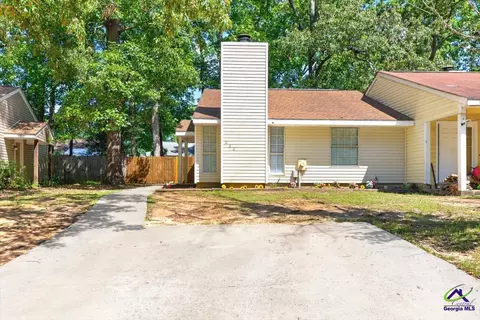 233 Somerset Dr, Warner Robins, GA 31088