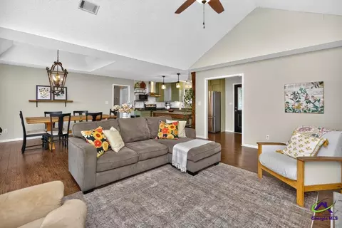 Living - 103 Willow Gln, Centerville, GA 31028 photo 1 of 1