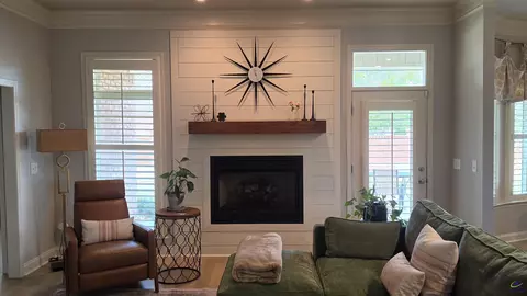 Living - 100 Orchard Ln, Centerville, GA 31028 photo 3 of 3
