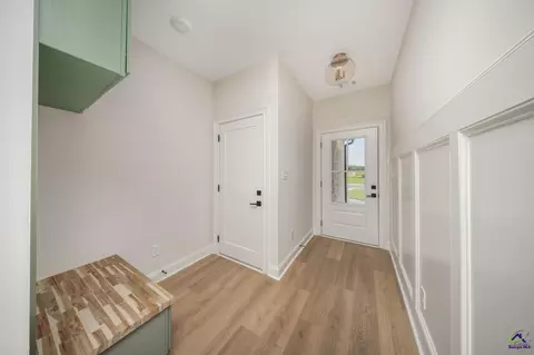 Entry Way - 143 Early Dr, Byron, GA 31008 photo 3 of 7