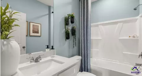 Bath - 306 Mahan Dr, Perry, GA 31069 photo 1 of 1