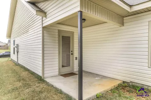 Exterior - 141 Red Tail Cir, Byron, GA 31008 photo 2 of 7