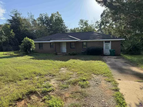 136 Lake Joy Rd, Perry, GA 31069