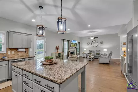 Kitchen - 200 Brampton Way, Perry, GA 31069 photo 4 of 4