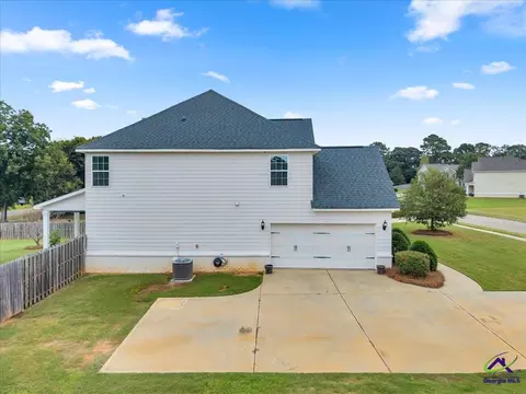 Exterior - 200 Brampton Way, Perry, GA 31069 photo 13 of 15
