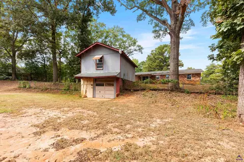 Exterior - 102 Lee St, Centerville, GA 31028 photo 11 of 19