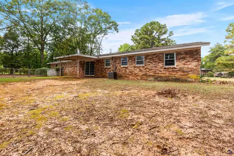 Exterior - 102 Lee St, Centerville, GA 31028 photo 5 of 19
