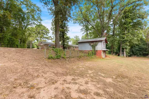 Exterior - 102 Lee St, Centerville, GA 31028 photo 9 of 19