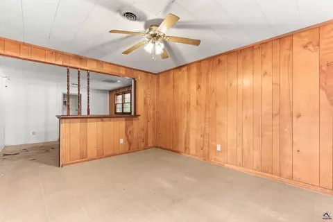 Living - 102 Lee St, Centerville, GA 31028 photo 6 of 9