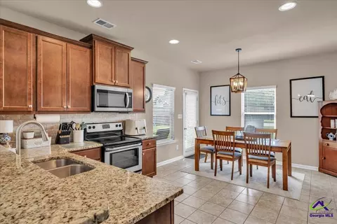 Kitchen - 200 Amelia Dr, Byron, GA 31008 photo 1 of 4