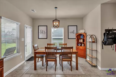 Dining - 200 Amelia Dr, Byron, GA 31008 photo 1 of 1