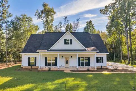 102 Redwood Dr, Cochran, GA 31014