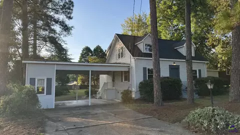98 Mccormick Ave, Hawkinsville, GA 31036