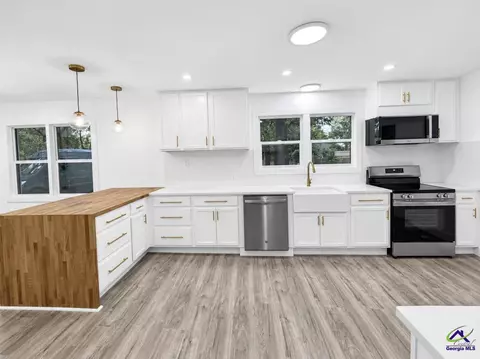Kitchen - 103 Edna Pl, Warner Robins, GA 31093 photo 1 of 4