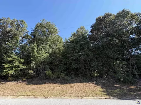 100 Dogwood Glen Dr, Centerville, GA 31028