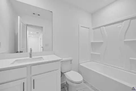 Bath - 210 Ensemble Blvd #THENCORE, Perry, GA 31069 photo 2 of 3