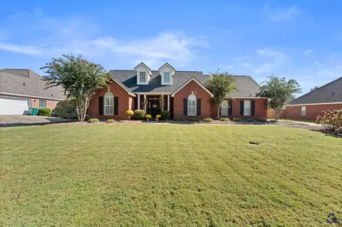 111 Sassy Fox Dr, Bonaire, GA 31005