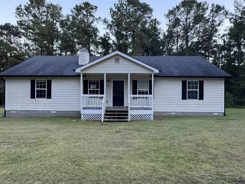 90 Osprey Dr, Fort Valley, GA 31030